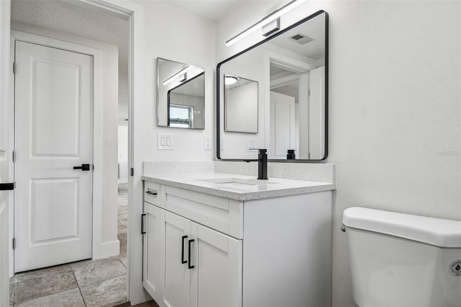 Image 16 of 100 For 12605 4th Isle