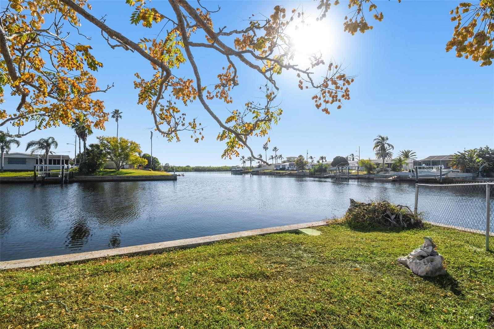 Image 2 of 100 For 12605 4th Isle