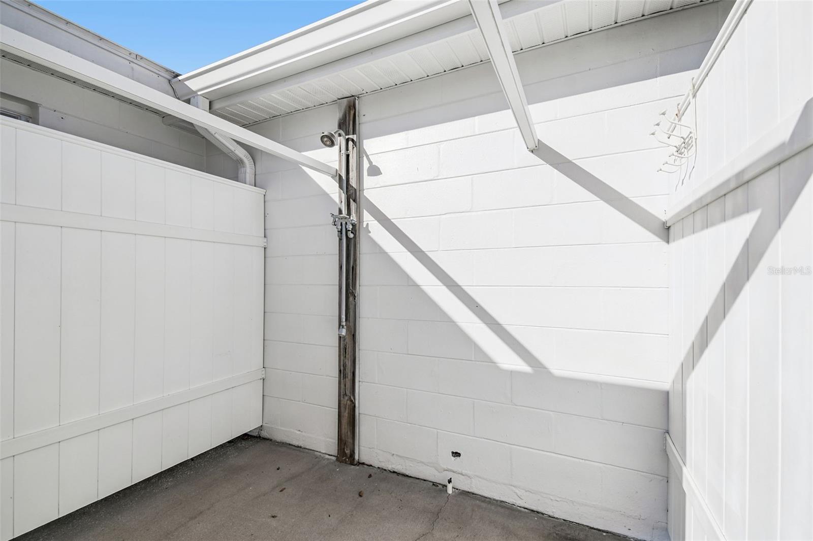 Image 24 of 100 For 12605 4th Isle