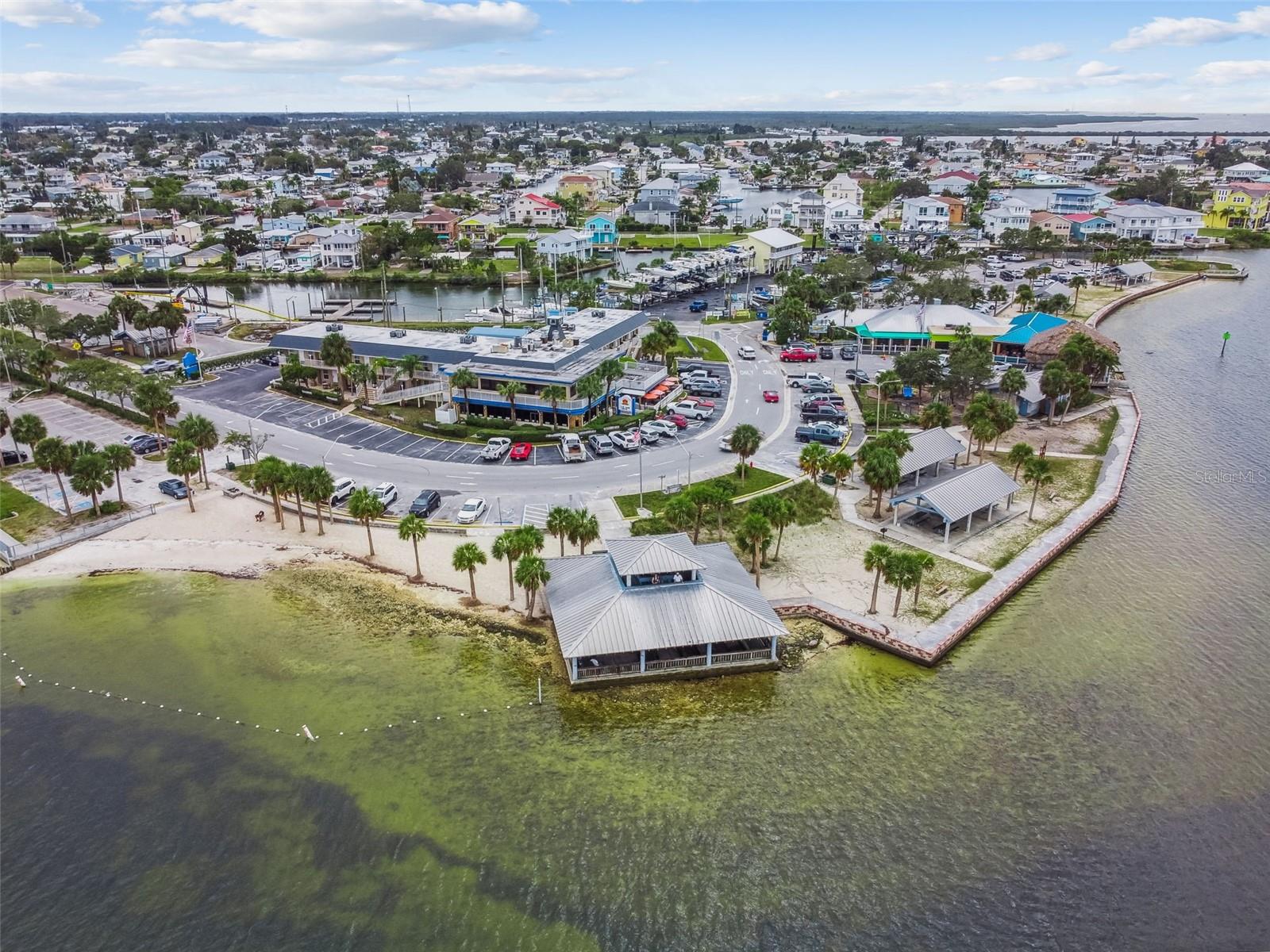 Image 45 of 100 For 12605 4th Isle