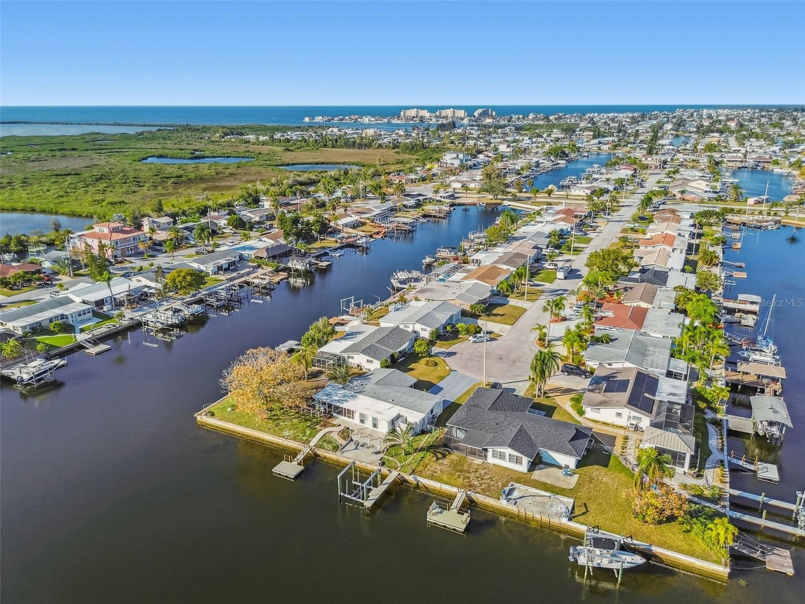 Image 59 of 100 For 12605 4th Isle