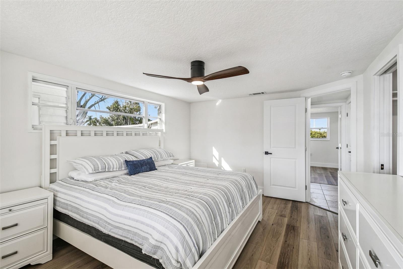 Image 78 of 100 For 12605 4th Isle