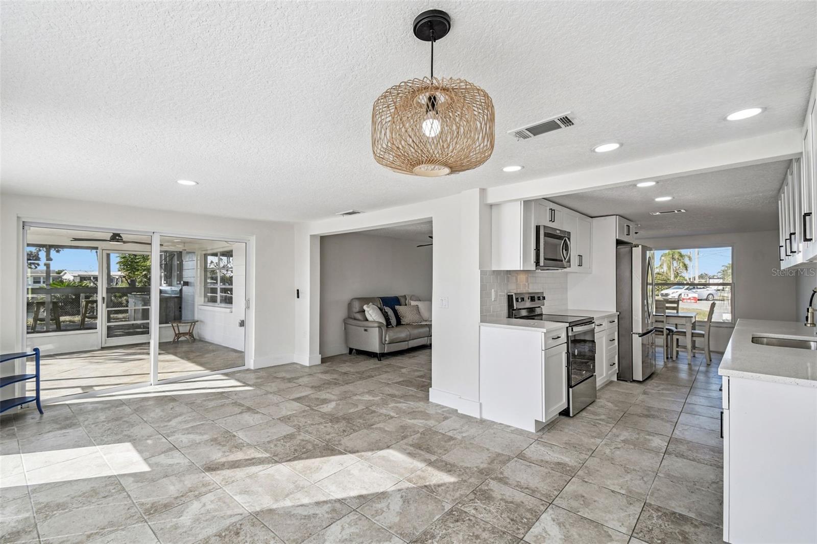 Image 9 of 100 For 12605 4th Isle