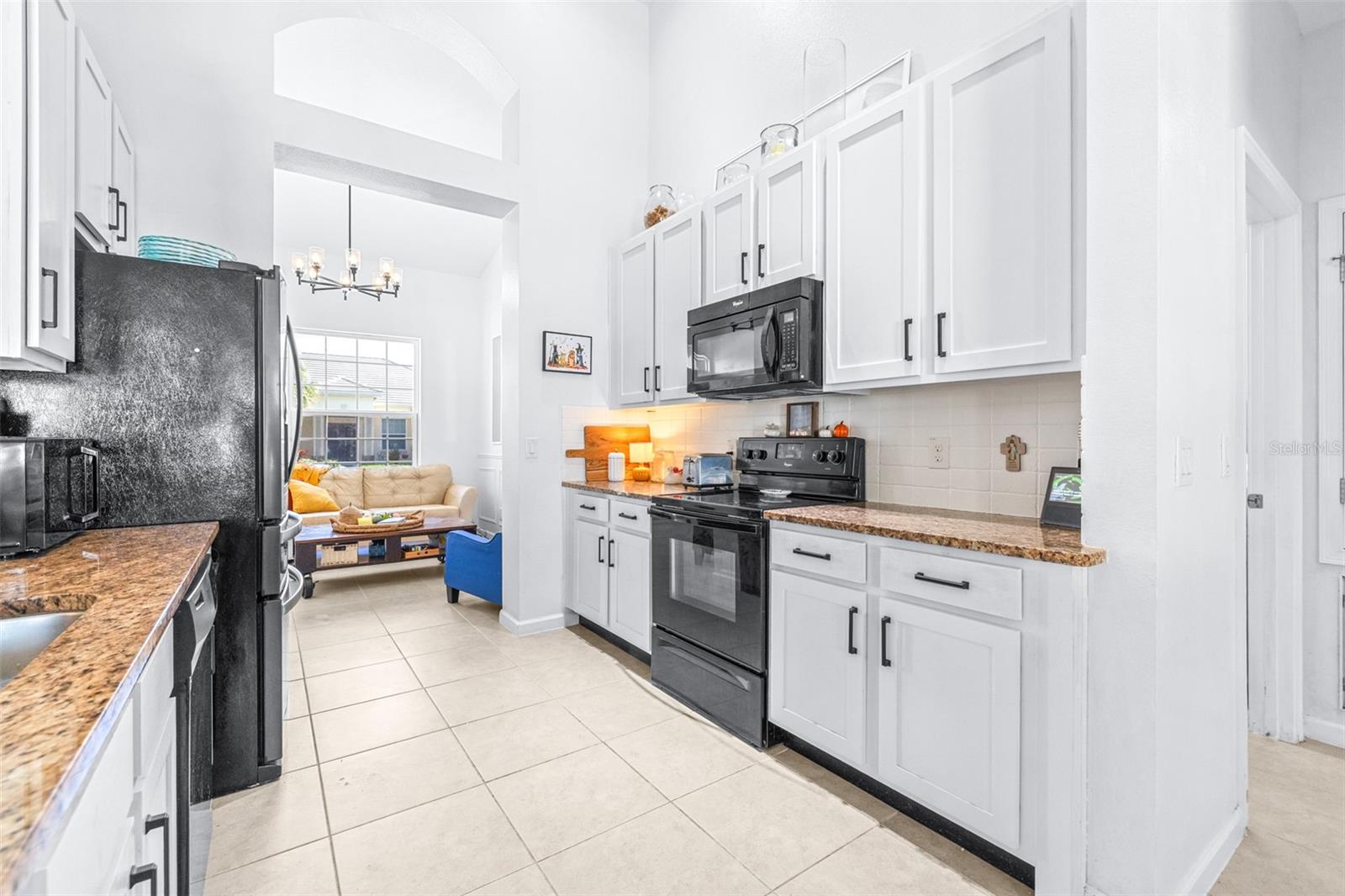 Image 18 of 67 For 4031 Oakrise Loop