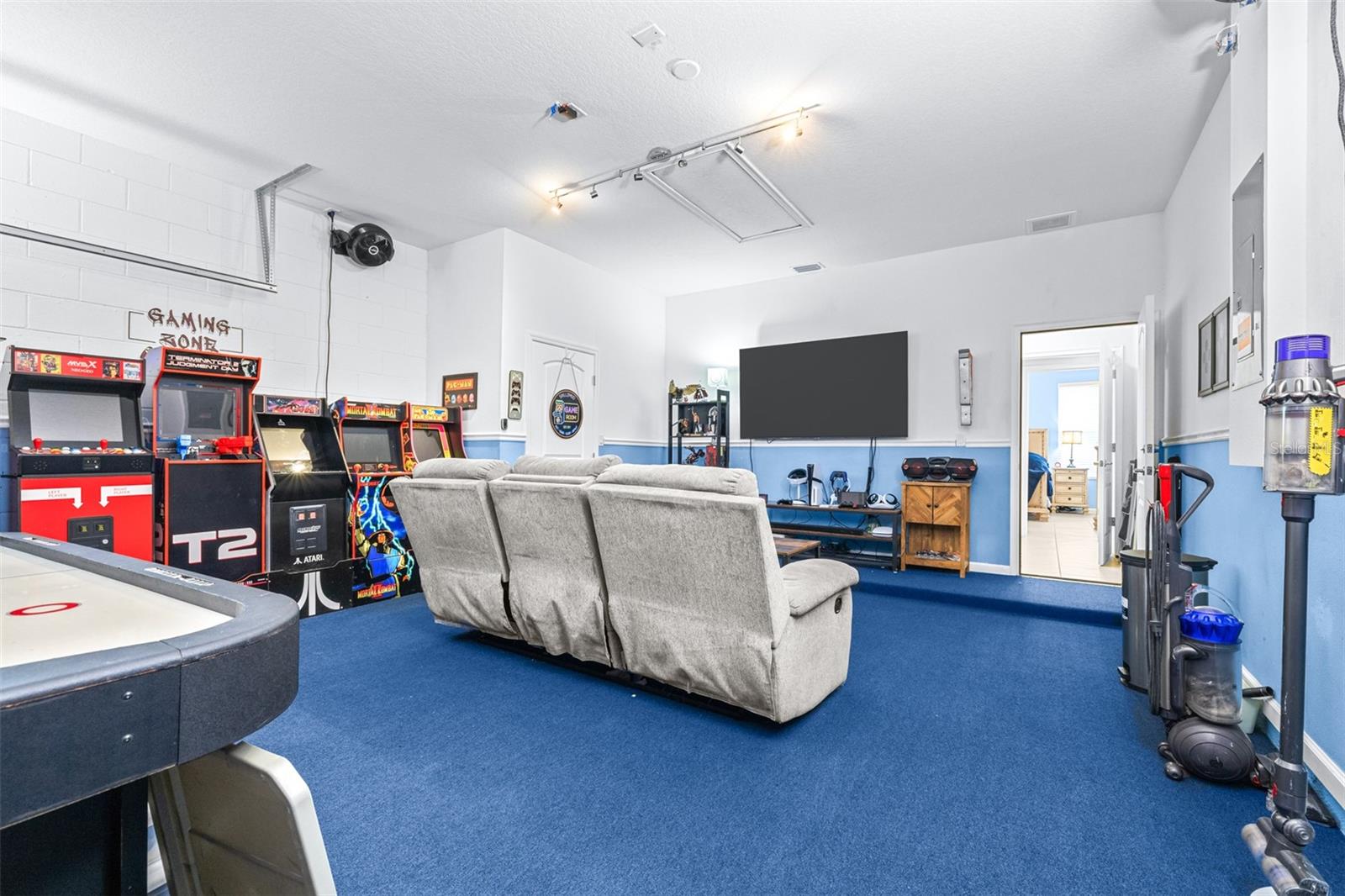 Image 36 of 67 For 4031 Oakrise Loop