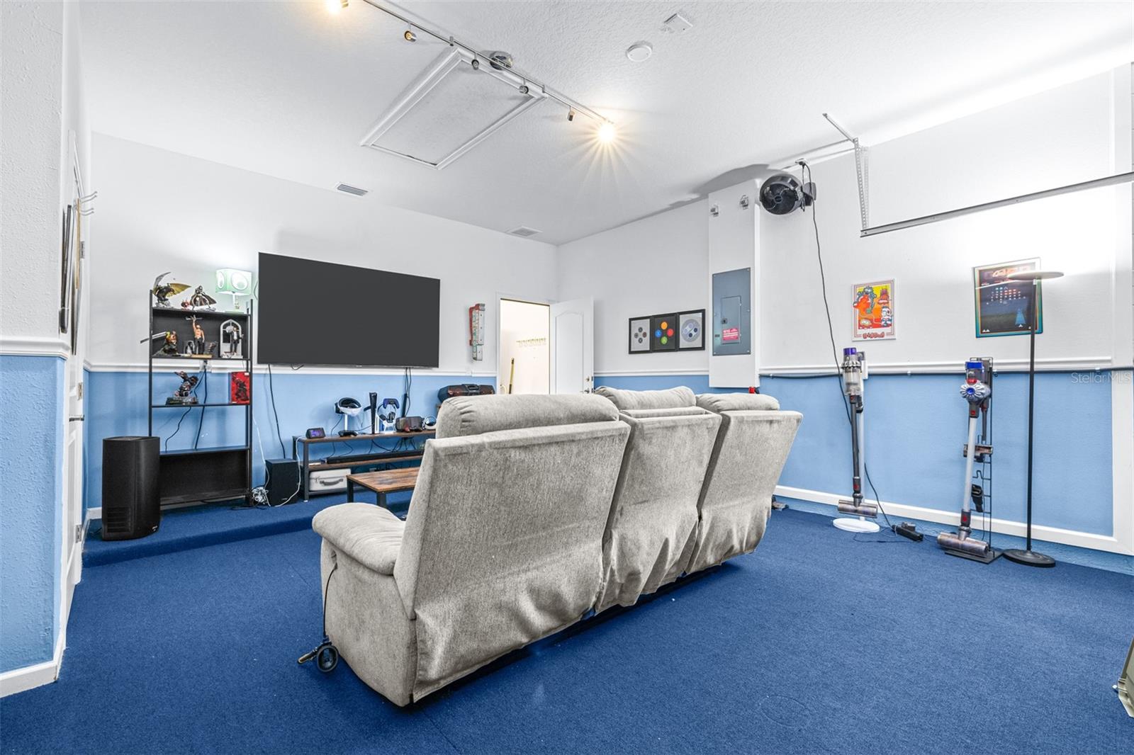 Image 37 of 67 For 4031 Oakrise Loop