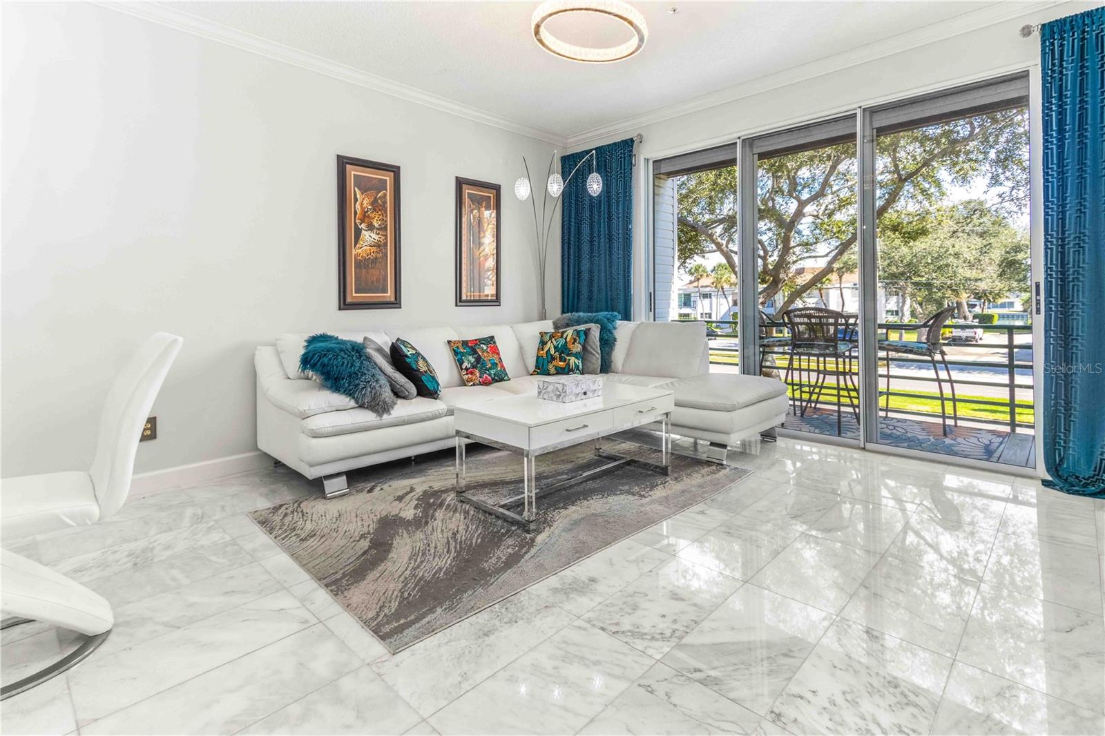 Image 10 of 50 For 320 Island Way 605