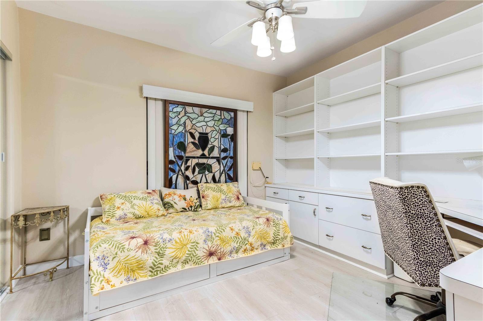 Image 16 of 50 For 320 Island Way 605