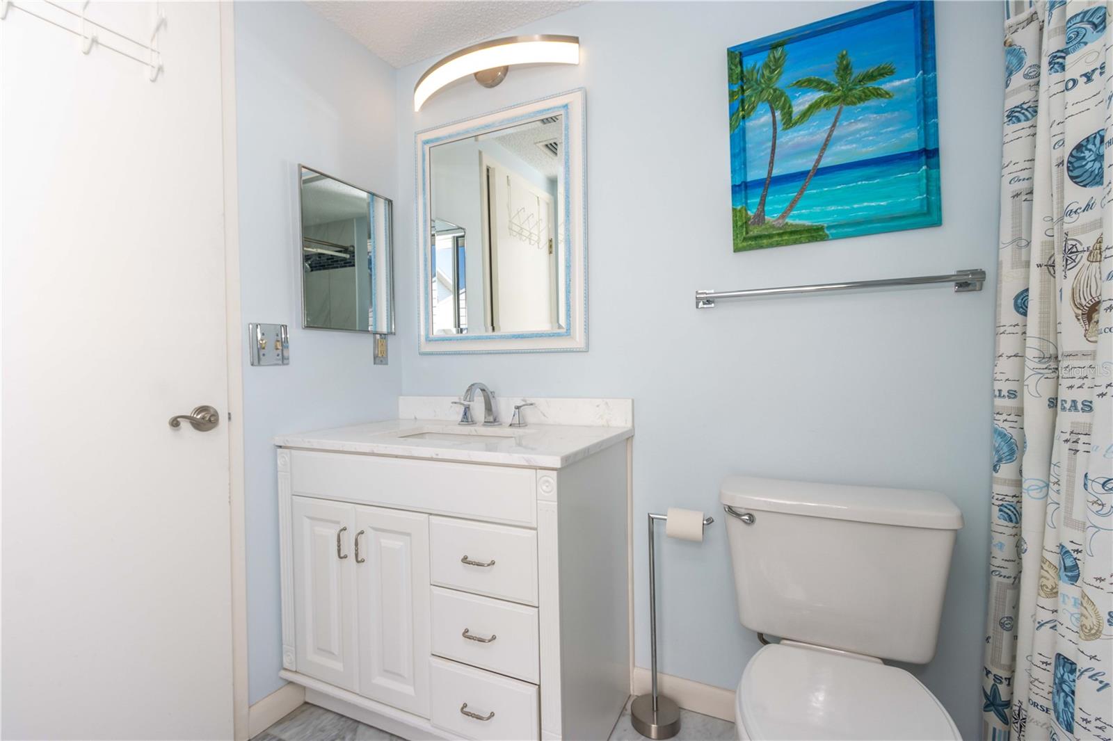 Image 22 of 50 For 320 Island Way 605