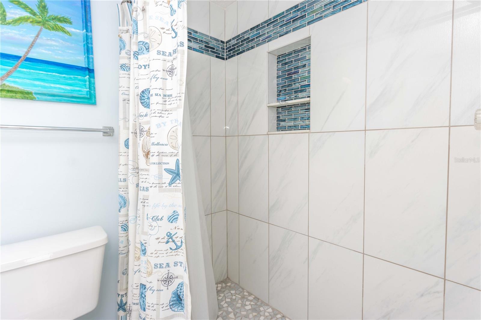 Image 25 of 50 For 320 Island Way 605