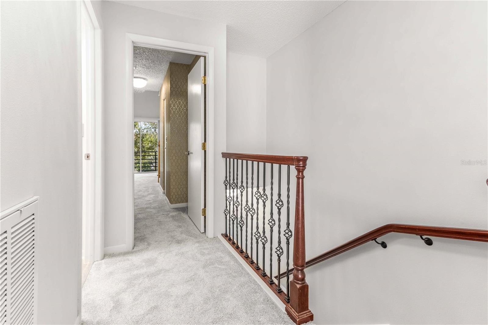 Image 26 of 50 For 320 Island Way 605