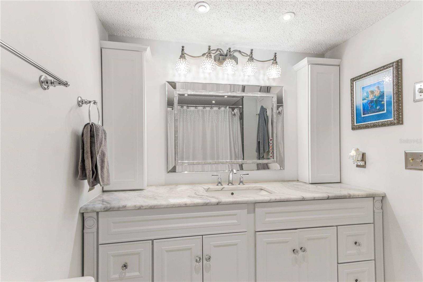 Image 28 of 50 For 320 Island Way 605