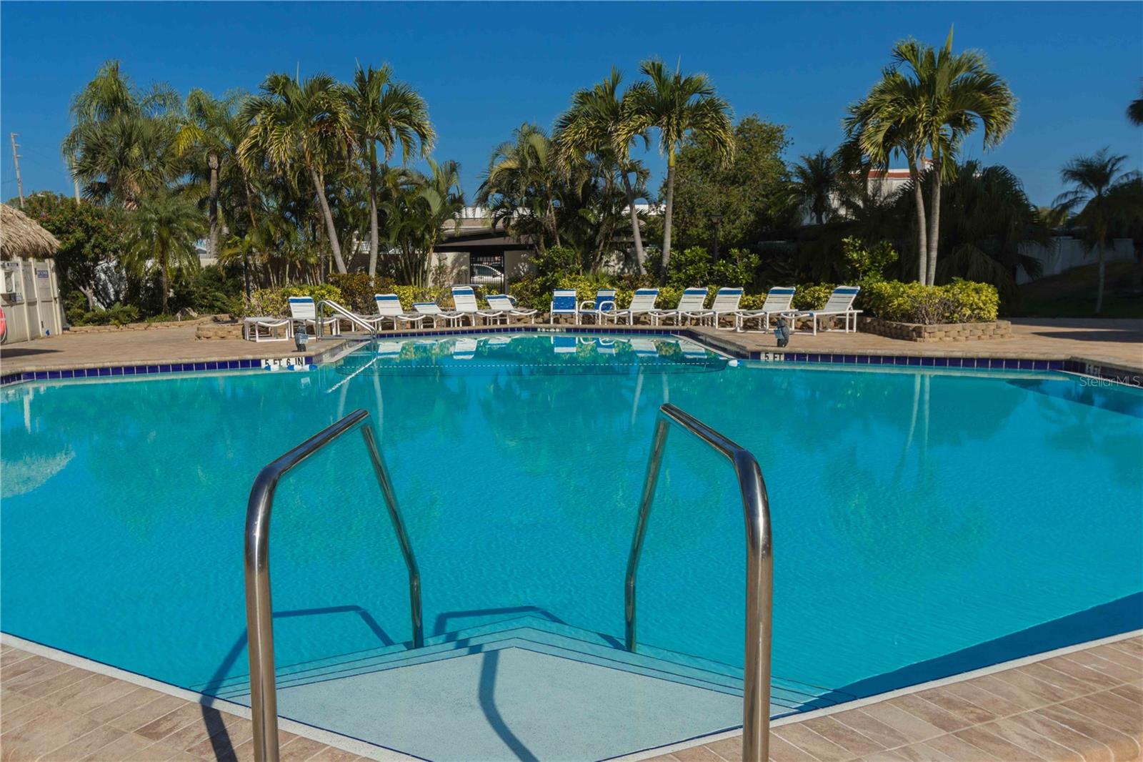 Image 35 of 50 For 320 Island Way 605