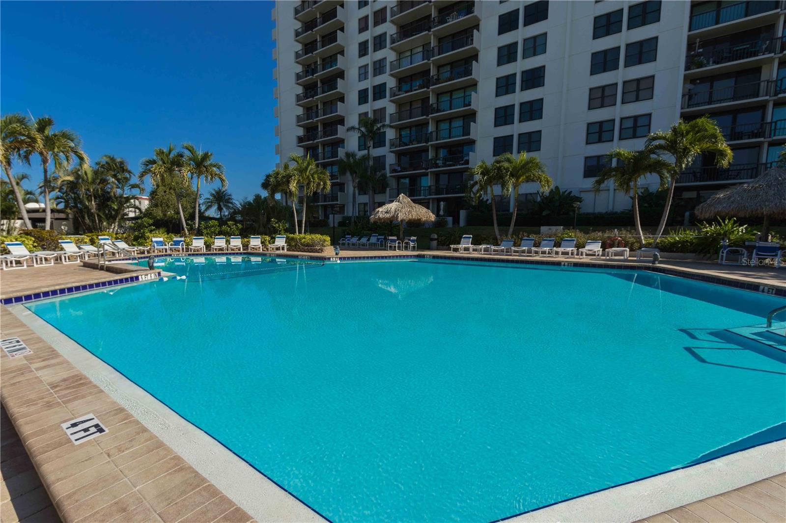 Image 36 of 50 For 320 Island Way 605