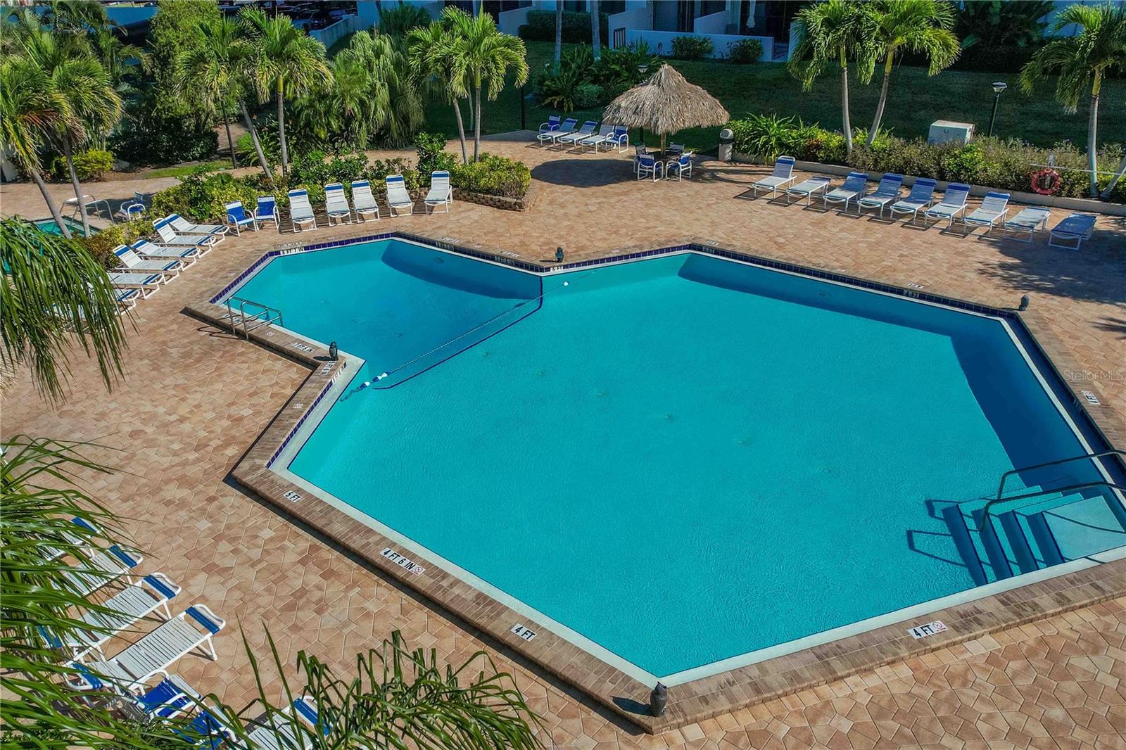 Image 37 of 50 For 320 Island Way 605