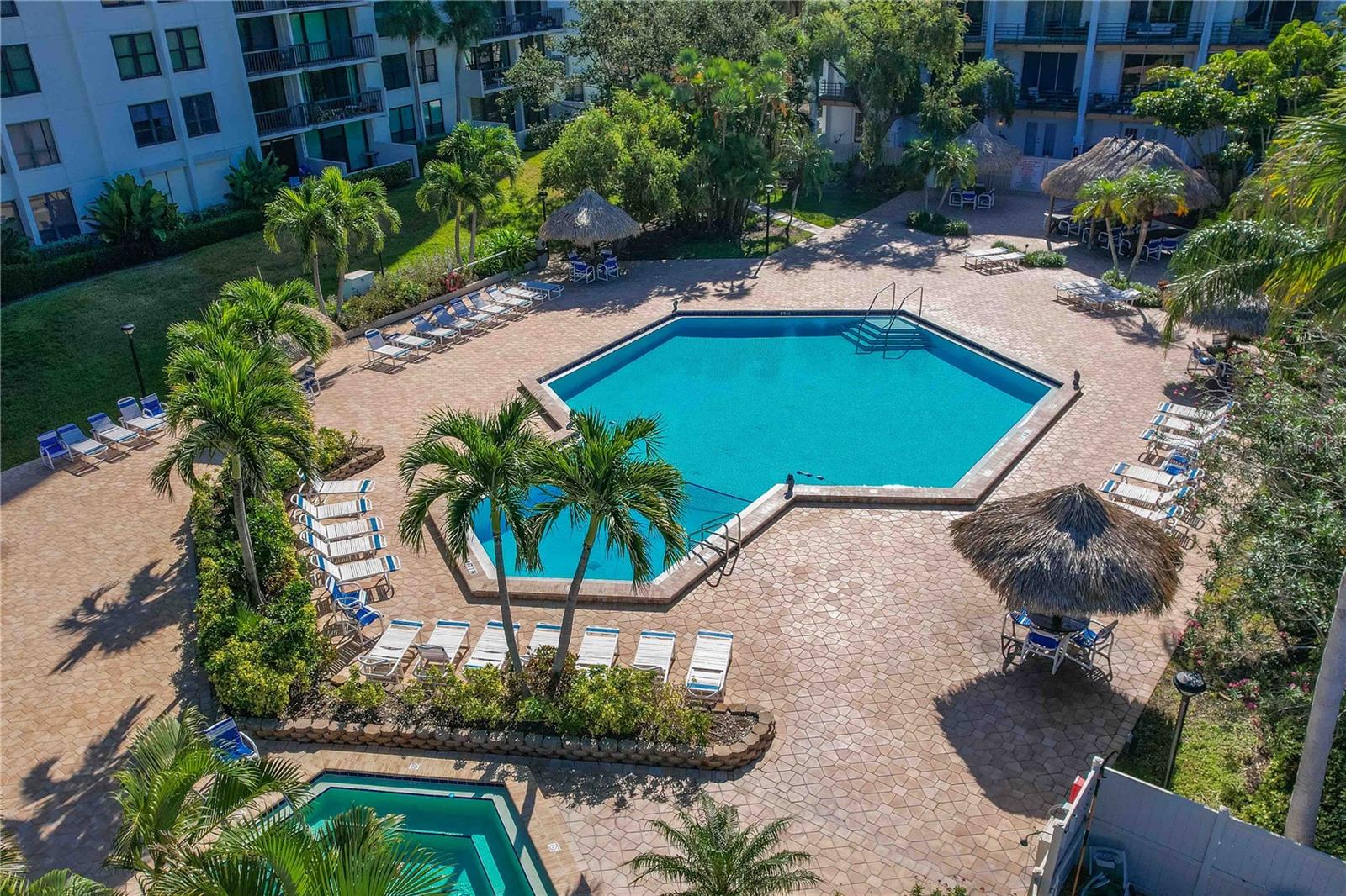 Image 38 of 50 For 320 Island Way 605