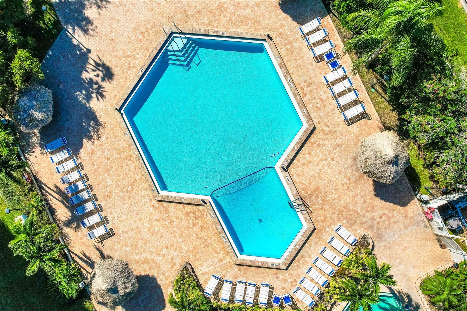 Image 39 of 50 For 320 Island Way 605