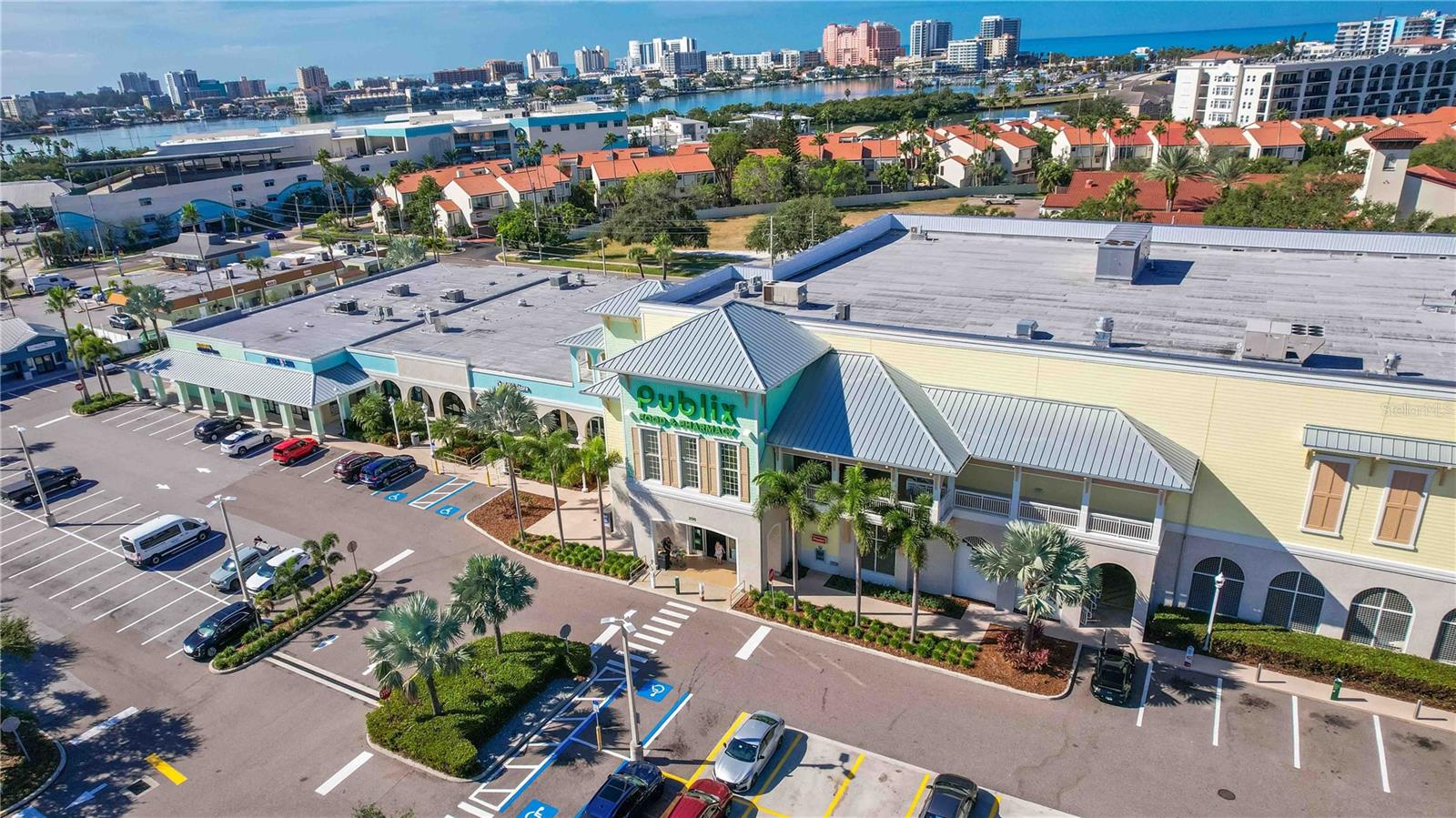 Image 46 of 50 For 320 Island Way 605