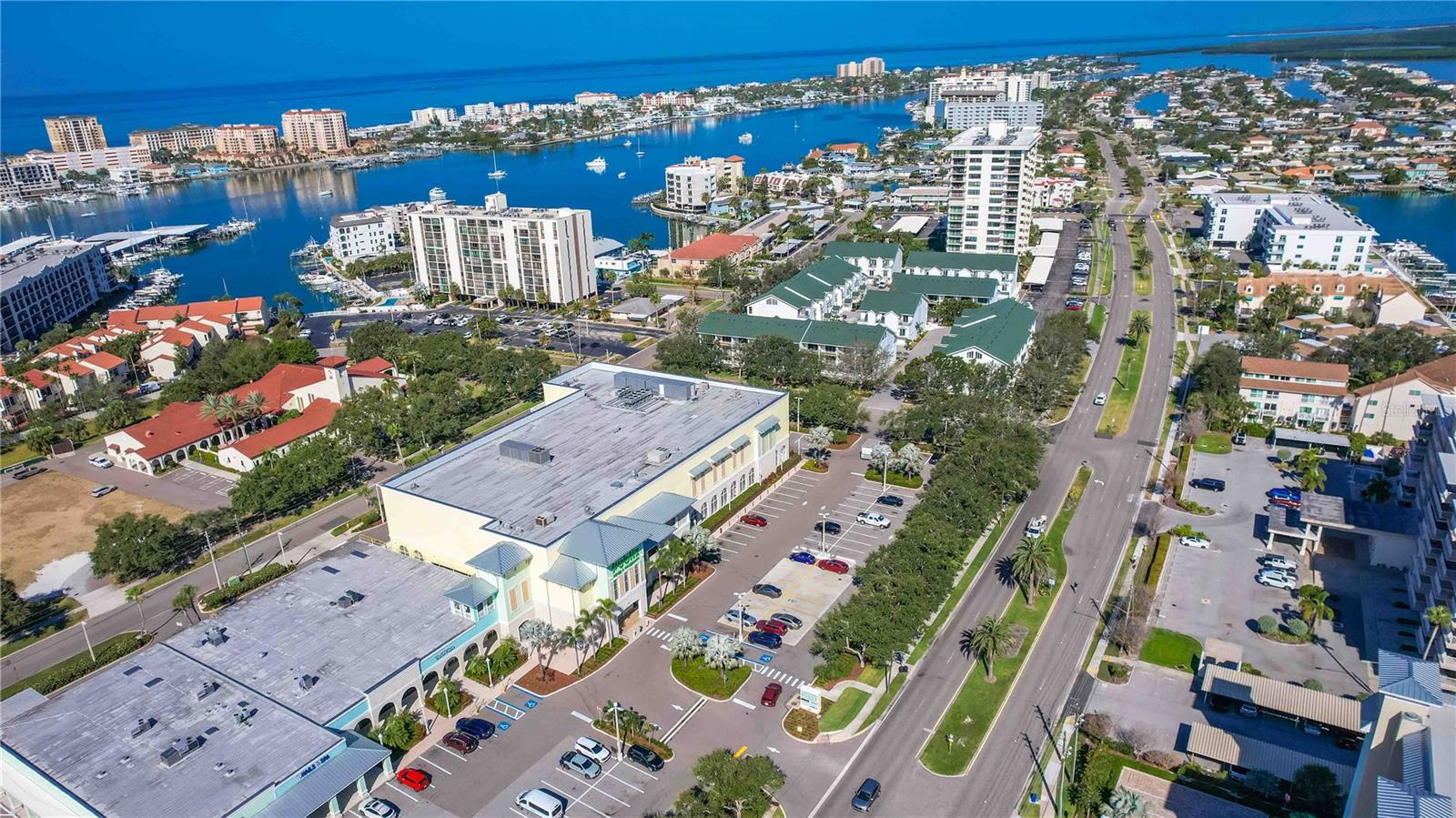 Image 47 of 50 For 320 Island Way 605