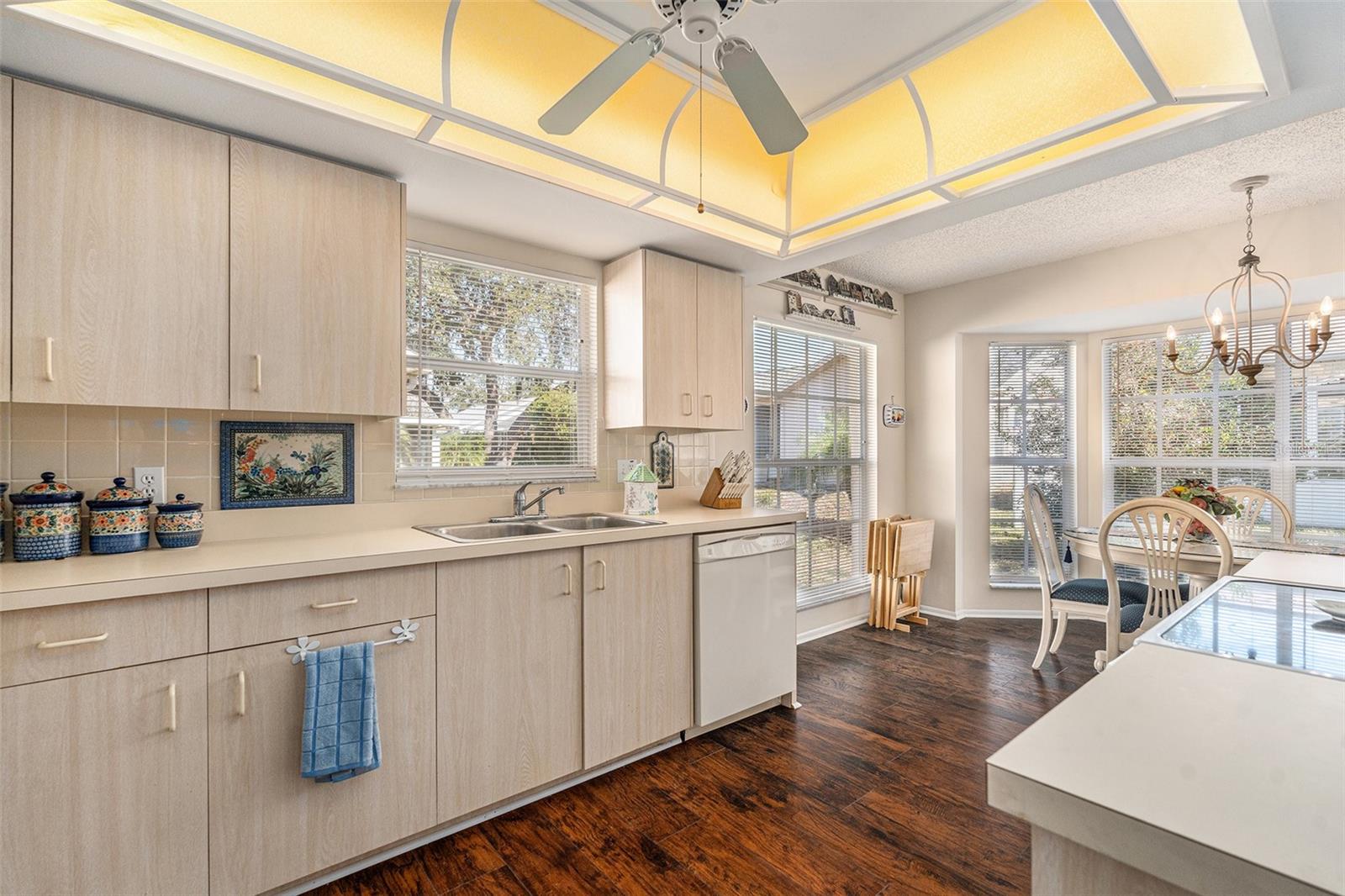 Image 12 of 37 For 4636 Portland Manor Drive