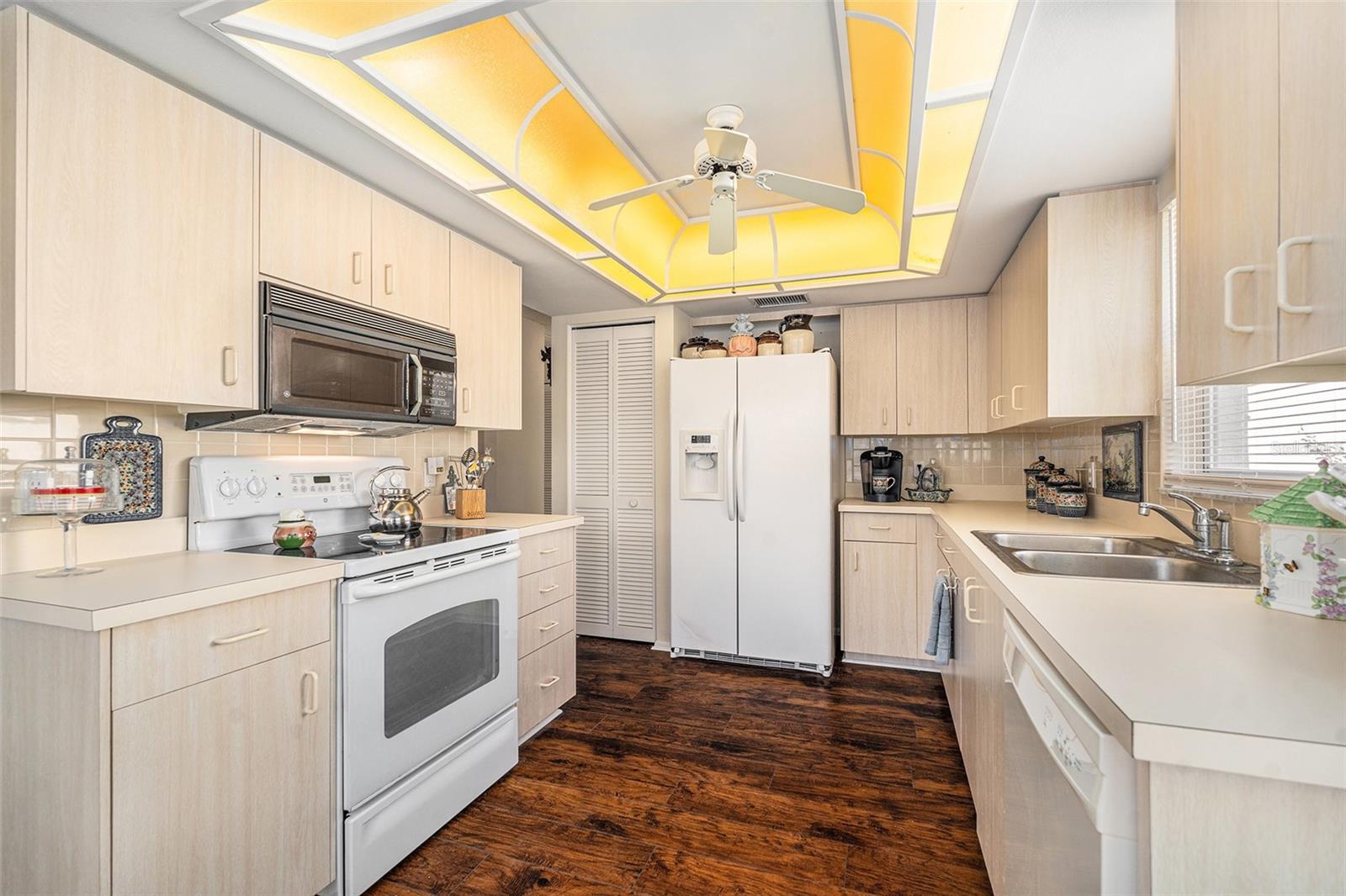 Image 13 of 37 For 4636 Portland Manor Drive