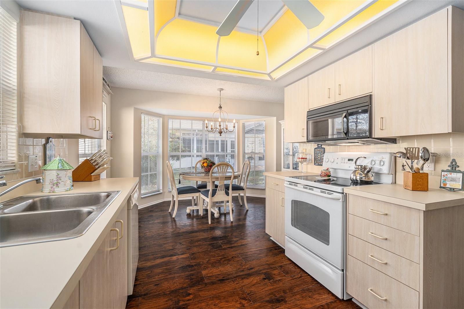 Image 14 of 37 For 4636 Portland Manor Drive