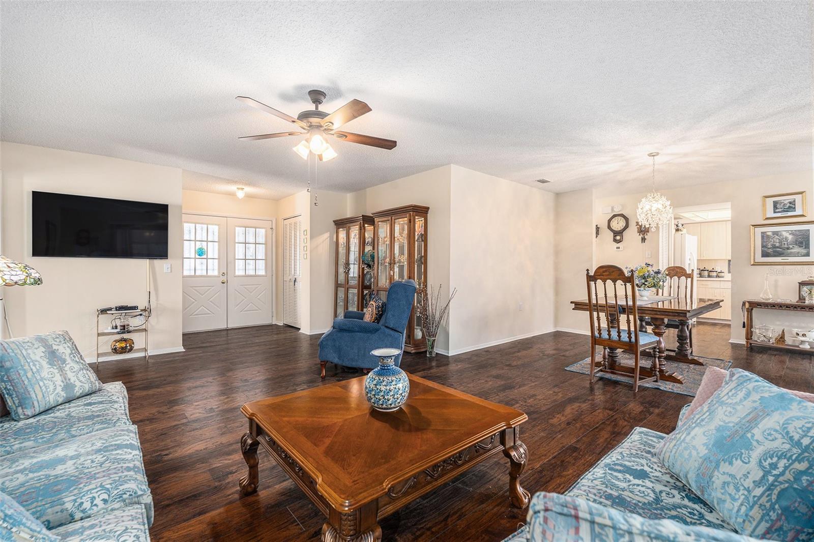 Image 7 of 37 For 4636 Portland Manor Drive