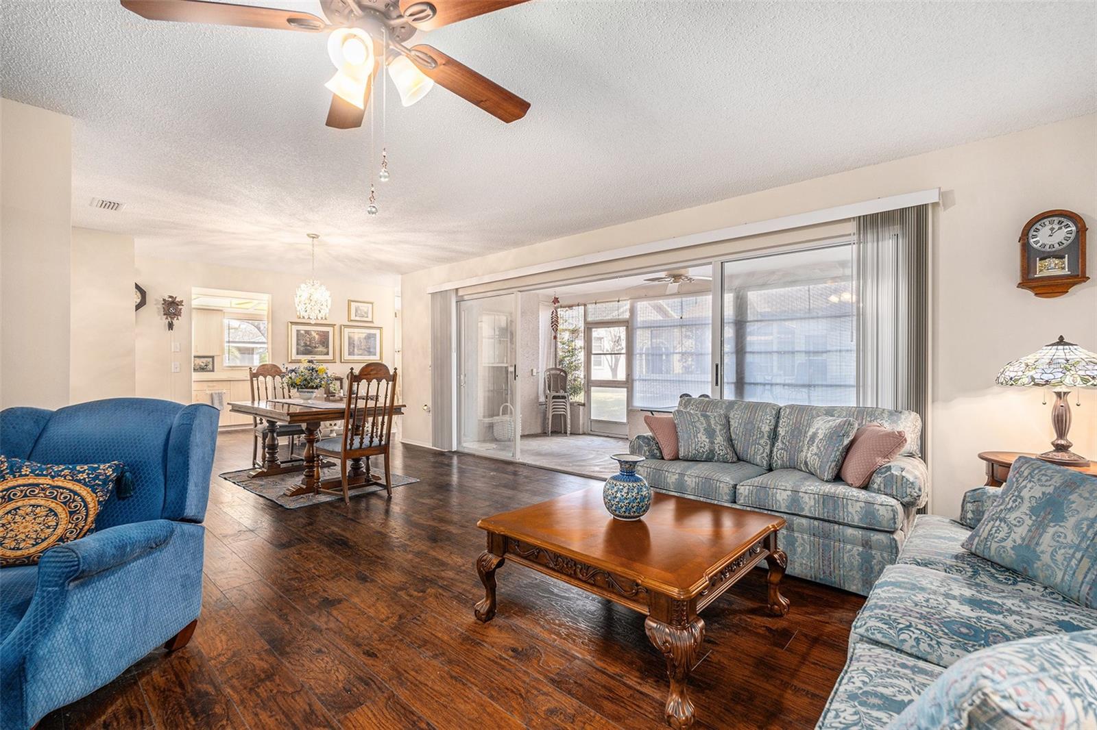 Image 8 of 37 For 4636 Portland Manor Drive