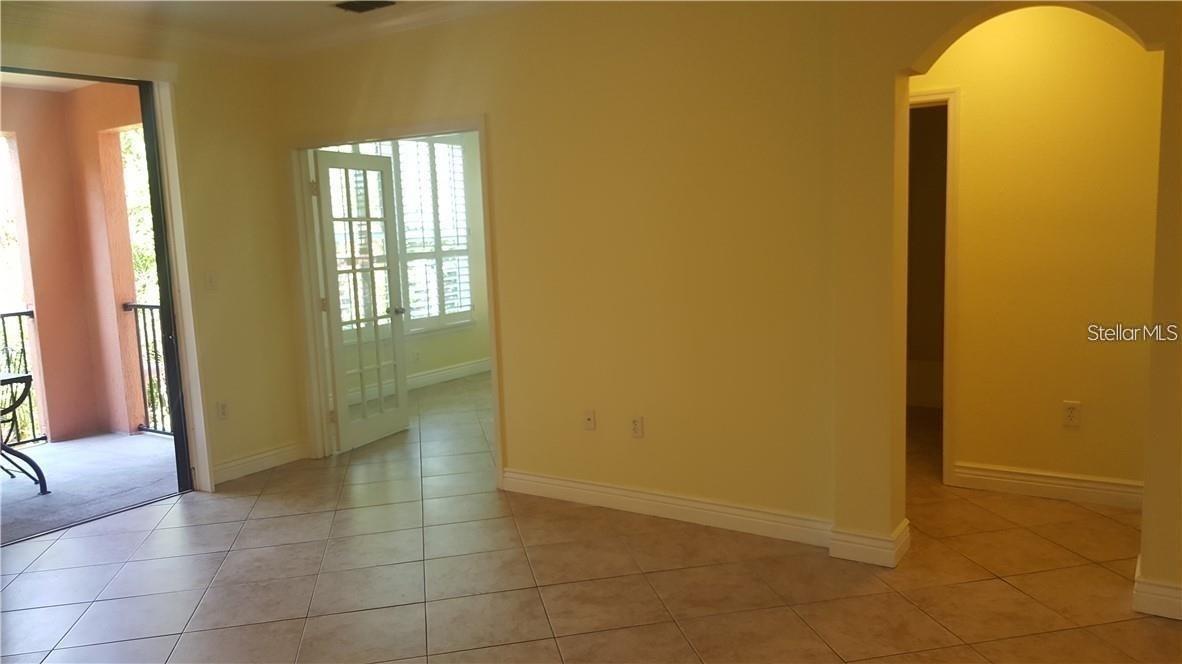 Image 7 of 22 For 2705 Via Murano  129