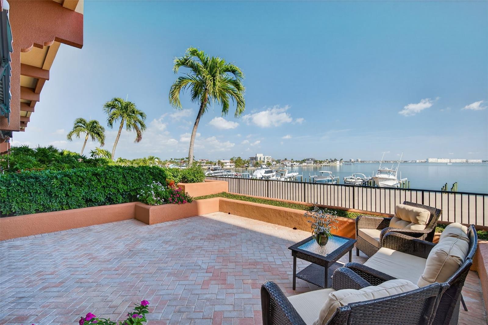 Image 29 of 82 For 5301 Gulf Boulevard E202