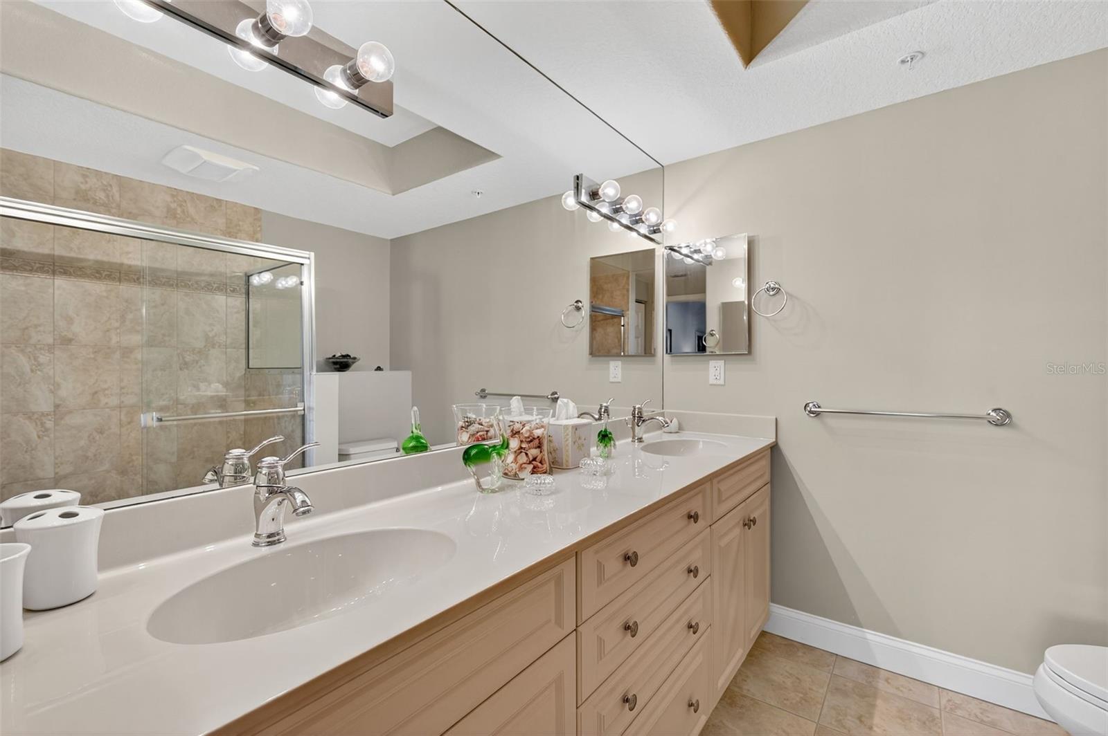 Image 42 of 82 For 5301 Gulf Boulevard E202