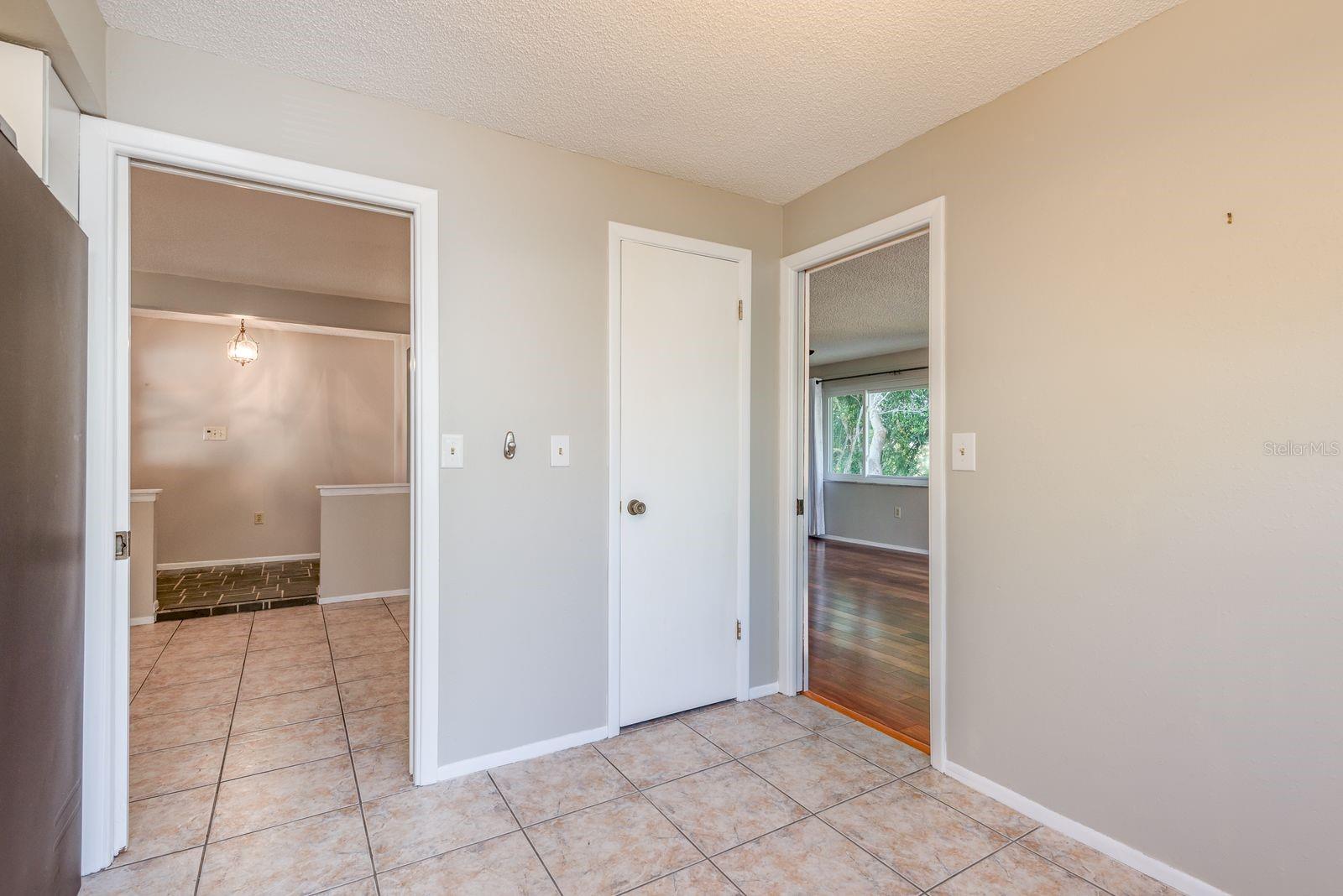 Image 11 of 35 For 1104 Carlton Road