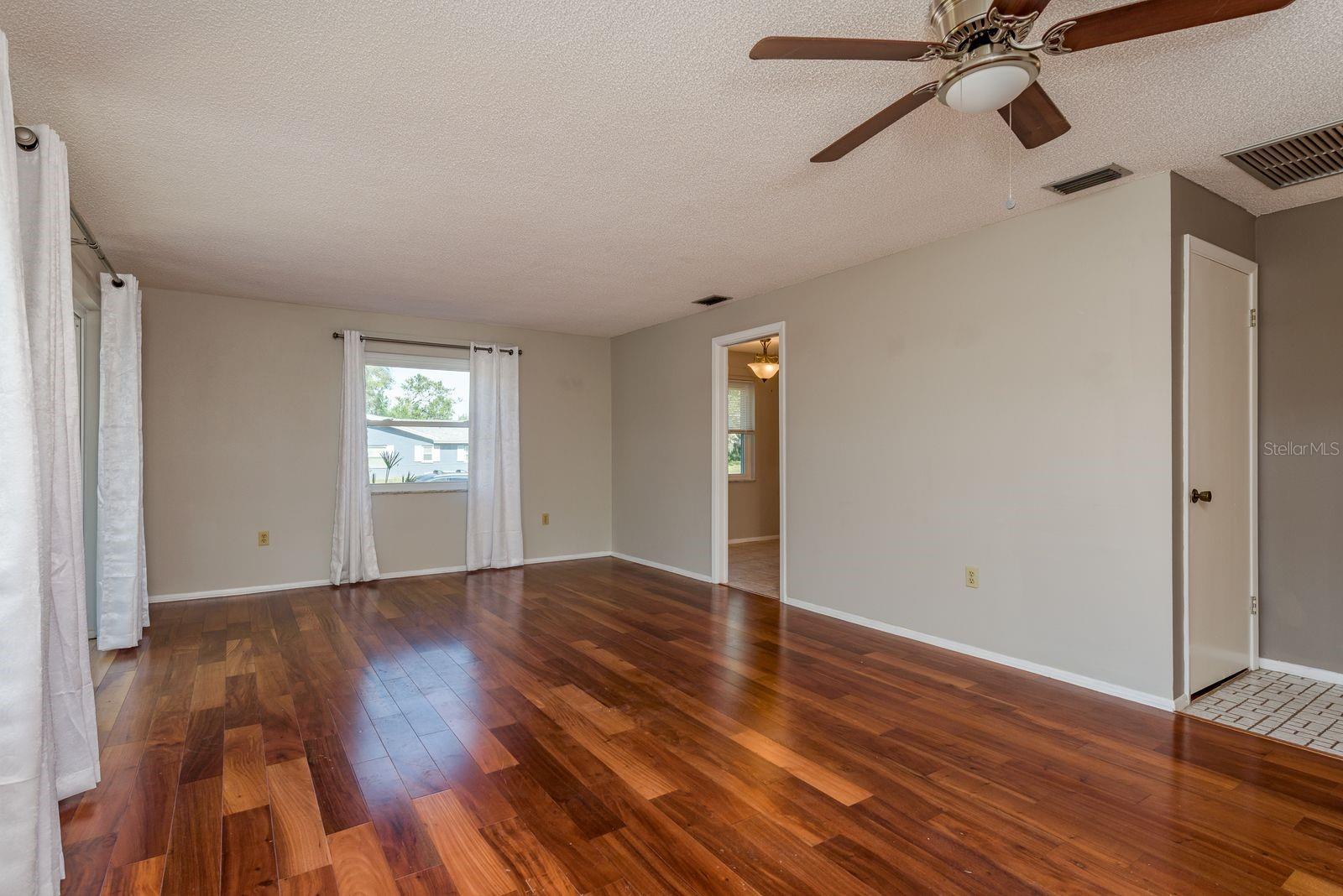 Image 17 of 35 For 1104 Carlton Road