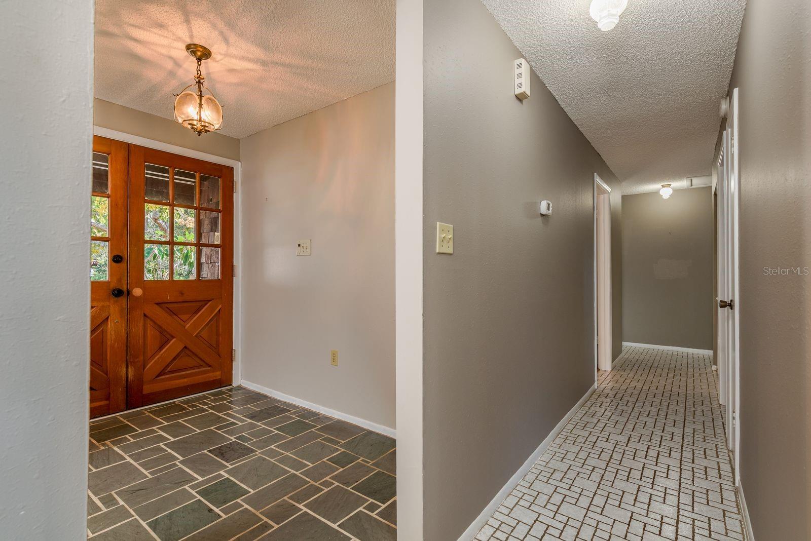 Image 6 of 35 For 1104 Carlton Road