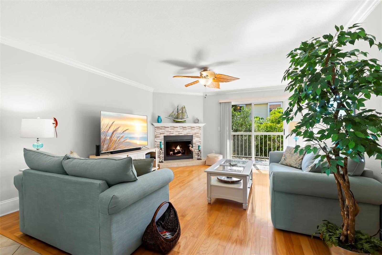 Image 4 of 48 For 391 Madeira Circle