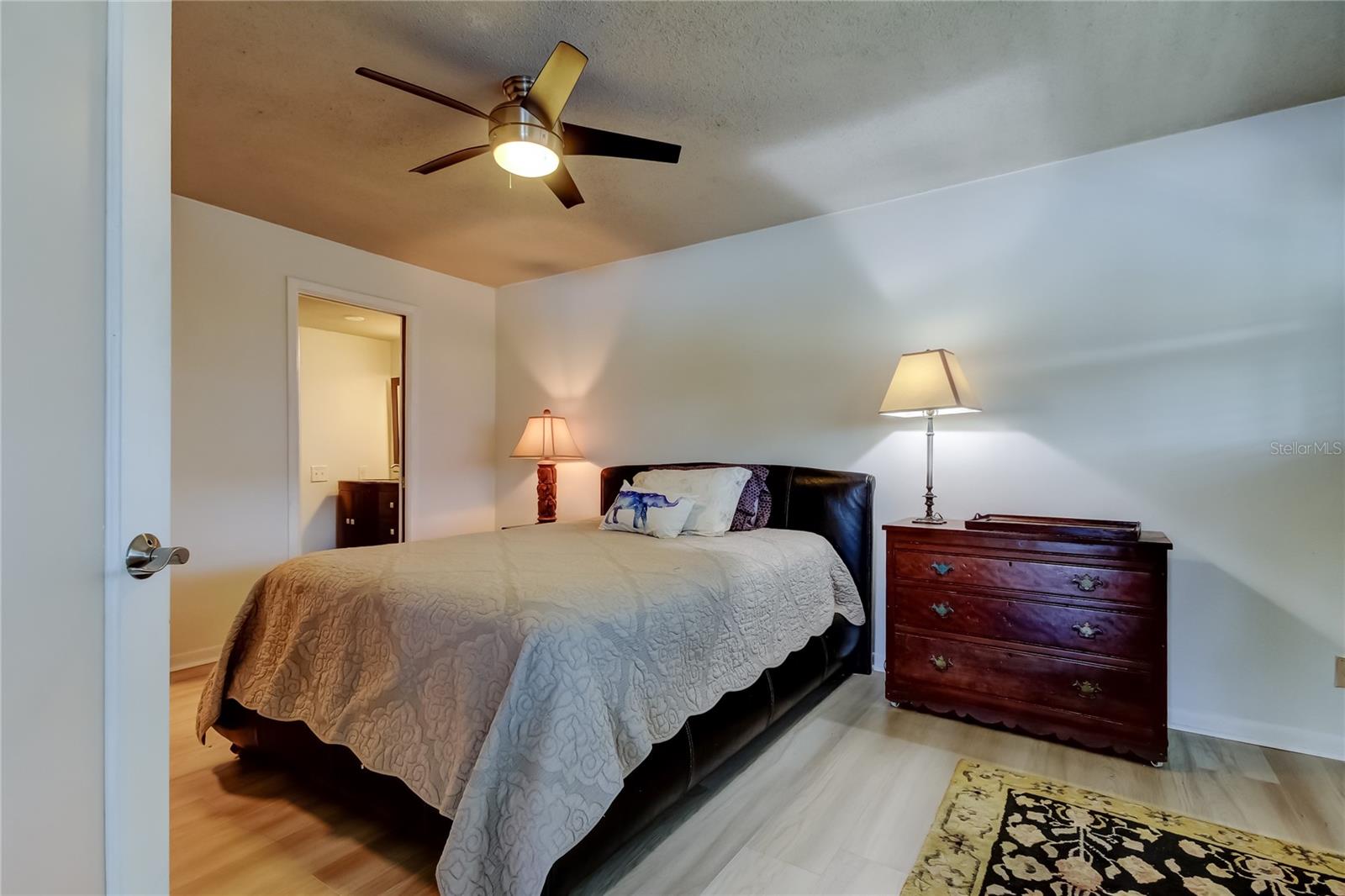 Image 26 of 53 For 3850 13th Avenue N 105