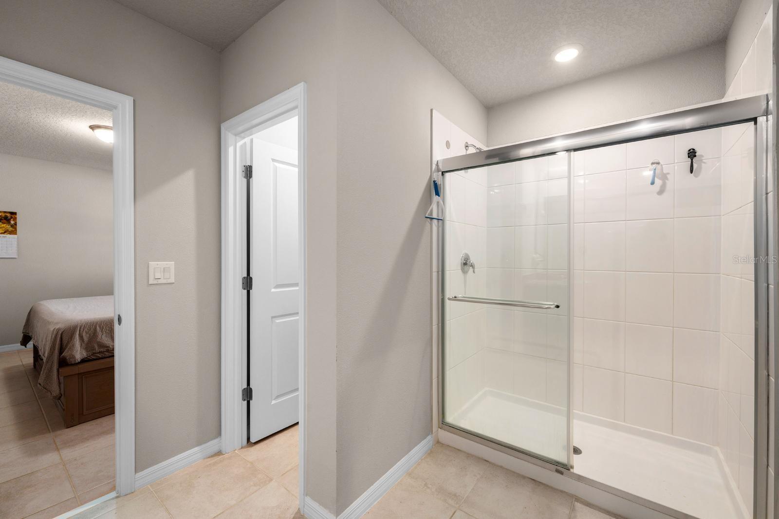 Image 16 of 29 For 3412 Bonsilva Street