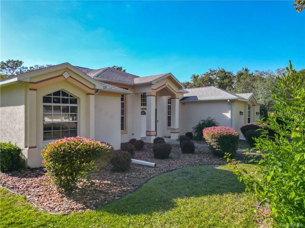 Listing photo id 1 for 5386 Lena Drive