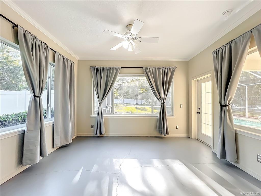 Listing photo id 28 for 5386 Lena Drive