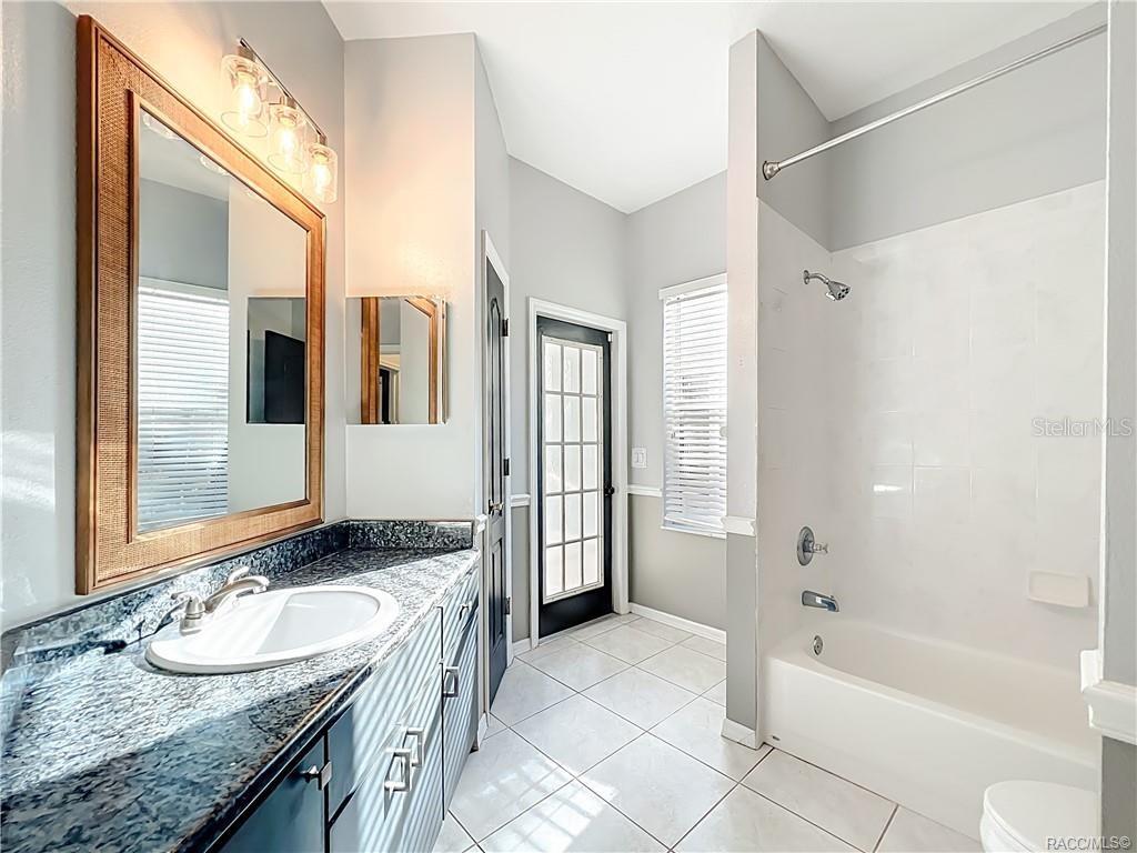 Listing photo id 36 for 5386 Lena Drive