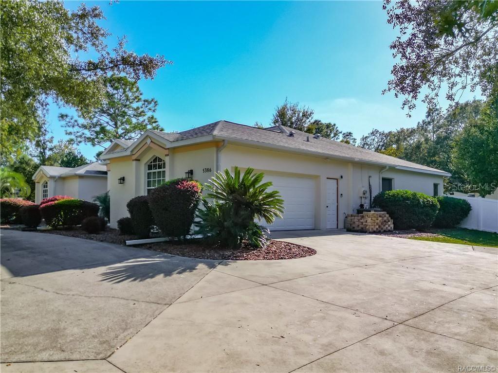 Listing photo id 2 for 5386 Lena Drive