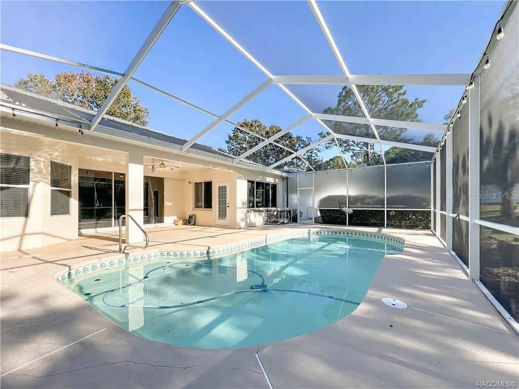 Listing photo id 40 for 5386 Lena Drive