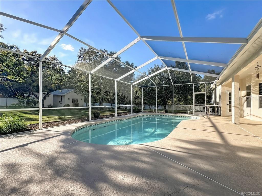 Listing photo id 41 for 5386 Lena Drive