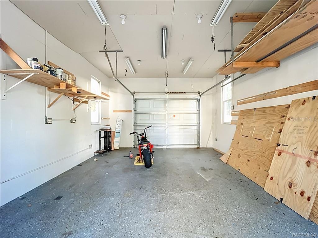 Listing photo id 49 for 5386 Lena Drive