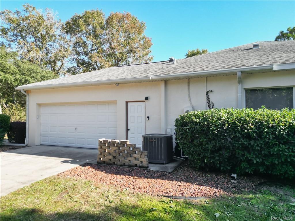 Listing photo id 52 for 5386 Lena Drive