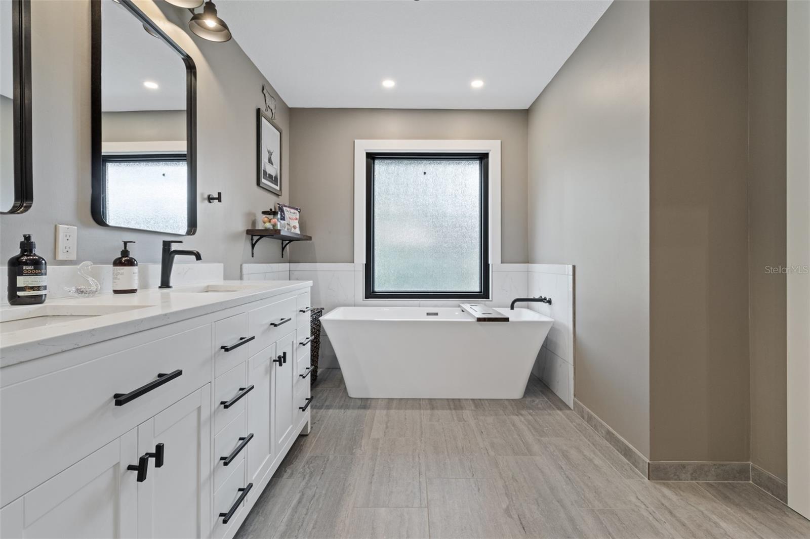 Image 18 of 47 For 10911 Victoria Arbor Way