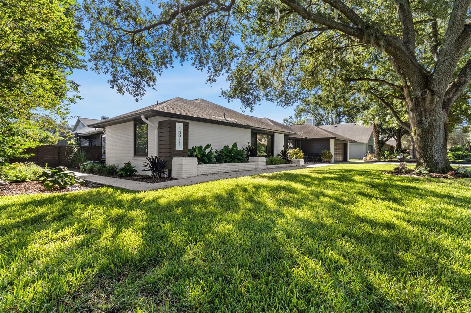 Image 4 of 47 For 10911 Victoria Arbor Way