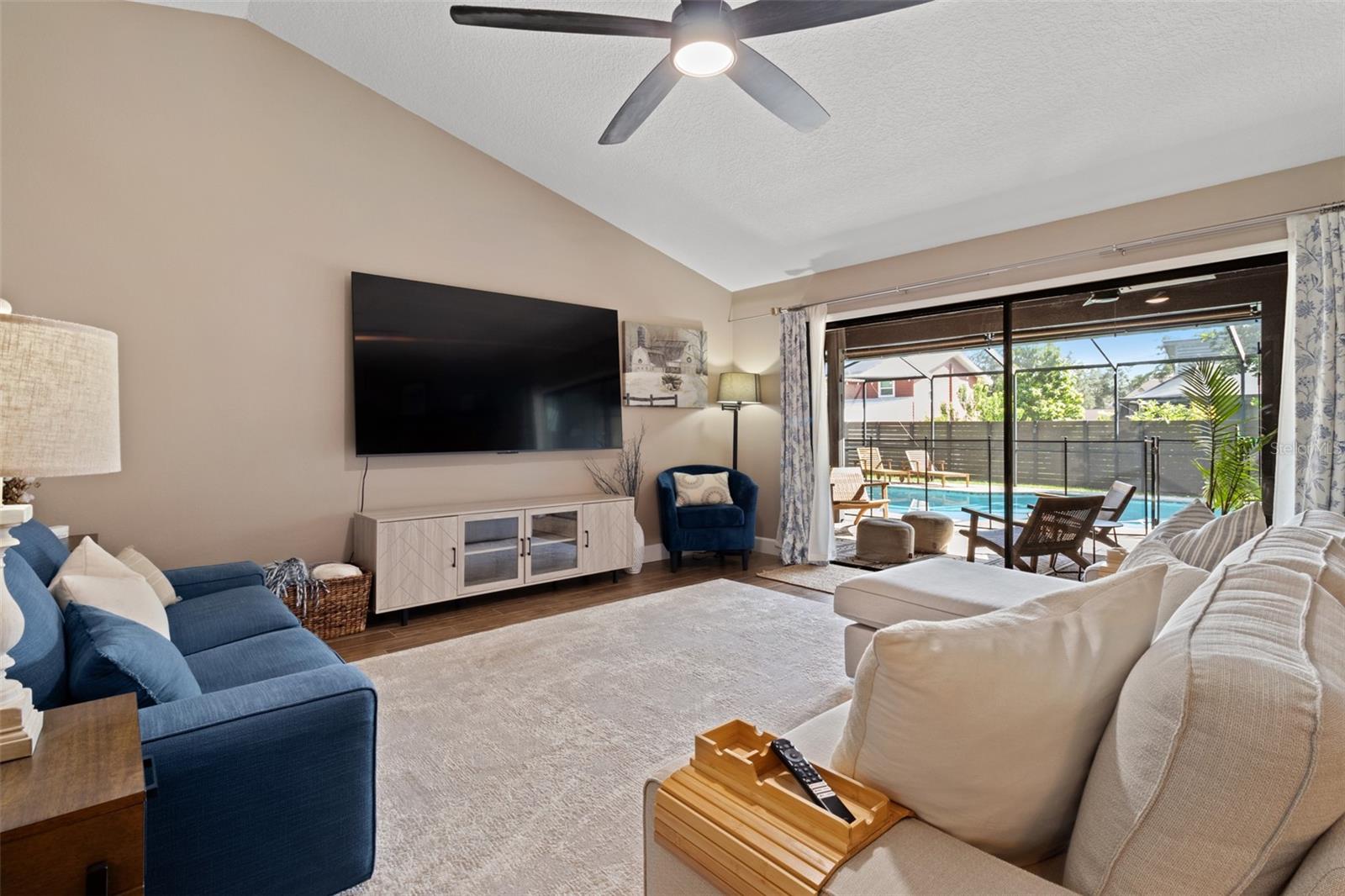 Image 7 of 47 For 10911 Victoria Arbor Way