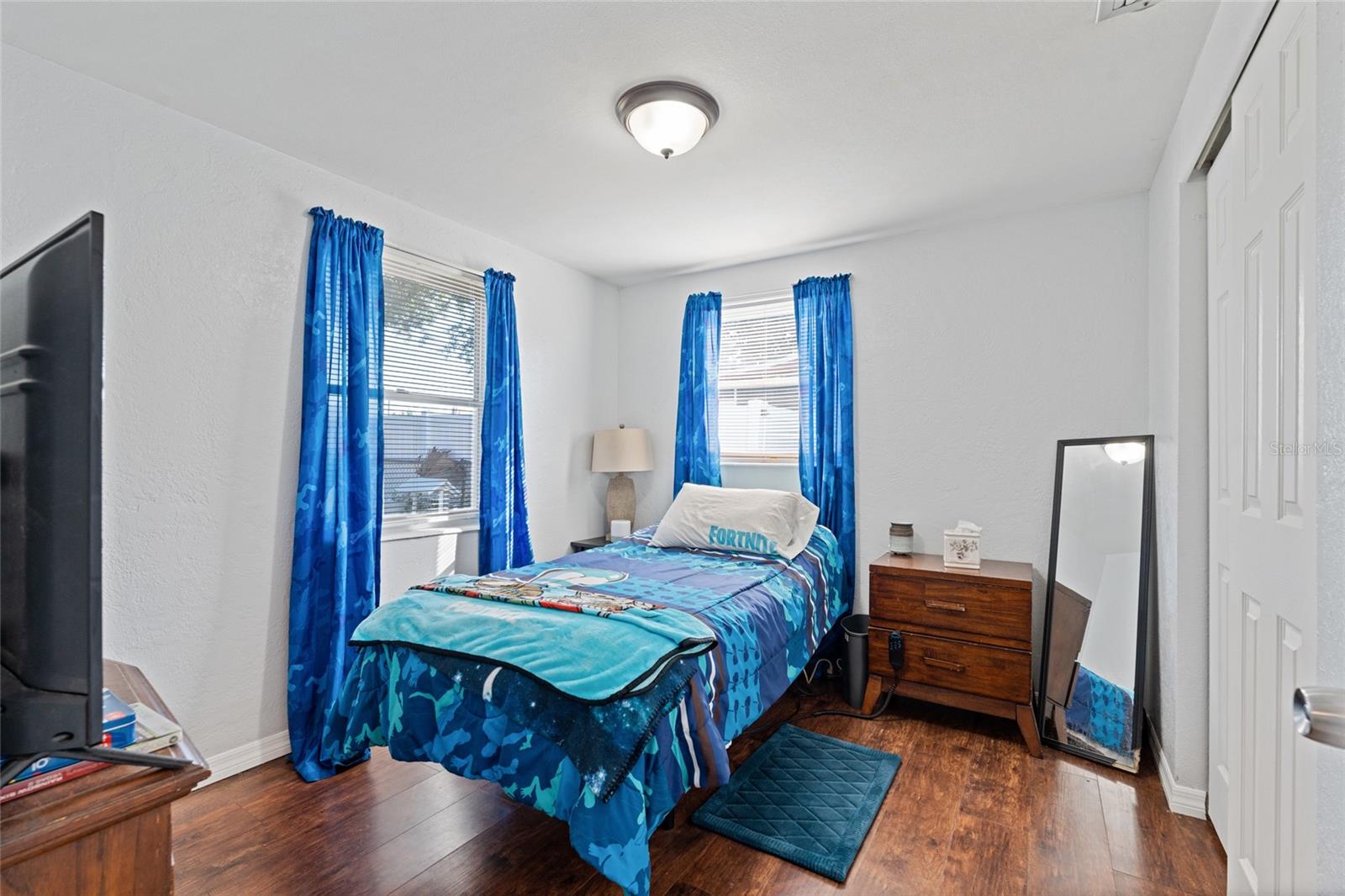 Image 18 of 40 For 4667 82nd Avenue N