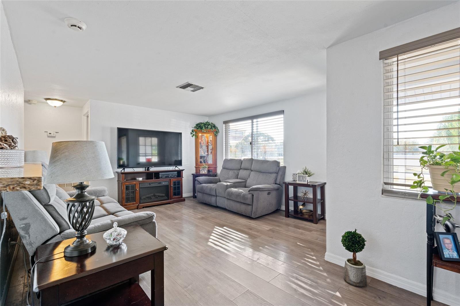 Image 3 of 40 For 4667 82nd Avenue N